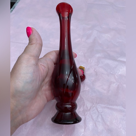 VINTAGE AVON RUBY RED BUD VASE WITH RUBY RED STOPPER - Picture 5 of 10
